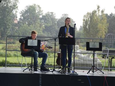 Foto des Albums: Das Rosengartenfest zog Groß und Klein an (04.10.2015)