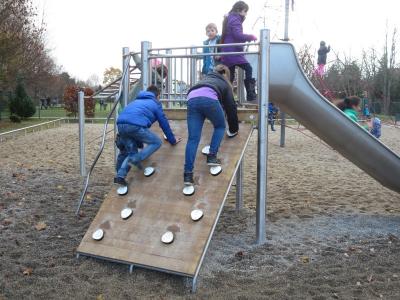 Foto des Albums: Neue Spielgeräte und Umkleideräume