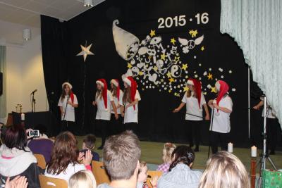 Foto des Albums: Weihnachtliche Klänge an der Schule in Glöwen (02. 12. 2015)