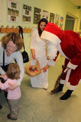 Foto des Albums: Weihnachtliche Klänge an der Schule in Glöwen (02. 12. 2015)