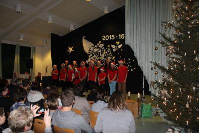 Foto des Albums: Weihnachtliche Klänge an der Schule in Glöwen (02. 12. 2015)