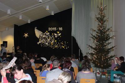 Foto des Albums: Weihnachtliche Klänge an der Schule in Glöwen (02. 12. 2015)