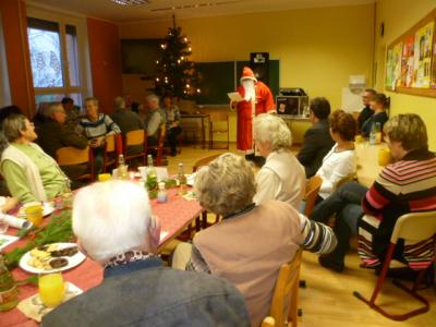 Foto des Albums: Seniorenweihnachtsfeier in der Grundschule (10. 12. 2015)