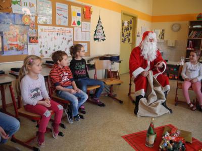 Foto des Albums: Besuch des Weihnachtsmanns in der Klasse 1b