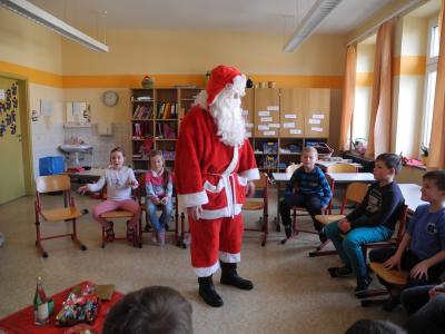 Foto des Albums: Besuch des Weihnachtsmanns in der Klasse 1b