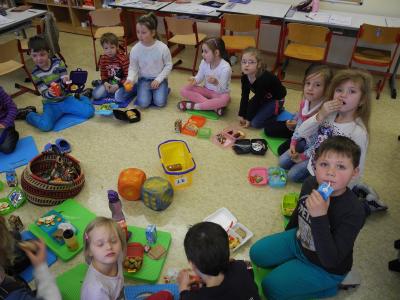 Foto des Albums: Besuch des Weihnachtsmanns in der Klasse 1b