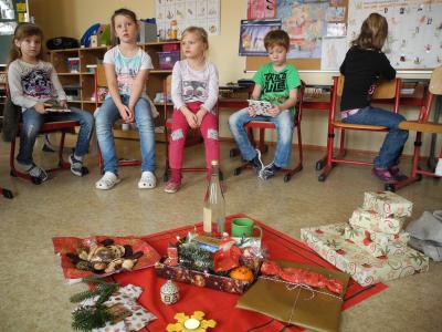 Foto des Albums: Besuch des Weihnachtsmanns in der Klasse 1b