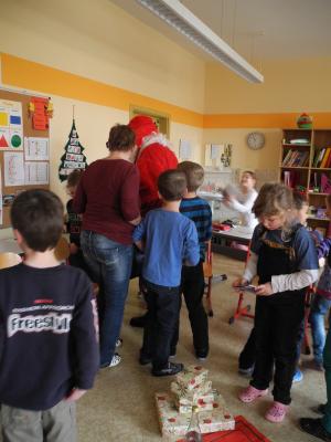 Foto des Albums: Besuch des Weihnachtsmanns in der Klasse 1b