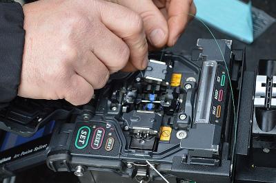 Foto des Albums: Bilder vom Schweißen der letzten Glasfaser mit der Telekom  - 11000 Haushalte können ab Januar 2016 Vectoring-Technik nutzen