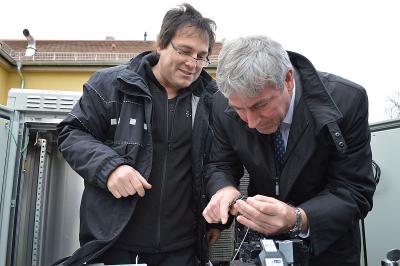 Foto des Albums: Bilder vom Schweißen der letzten Glasfaser mit der Telekom  - 11000 Haushalte können ab Januar 2016 Vectoring-Technik nutzen