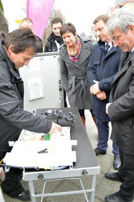 Foto des Albums: Bilder vom Schweißen der letzten Glasfaser mit der Telekom  - 11000 Haushalte können ab Januar 2016 Vectoring-Technik nutzen