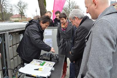 Foto des Albums: Bilder vom Schweißen der letzten Glasfaser mit der Telekom  - 11000 Haushalte können ab Januar 2016 Vectoring-Technik nutzen