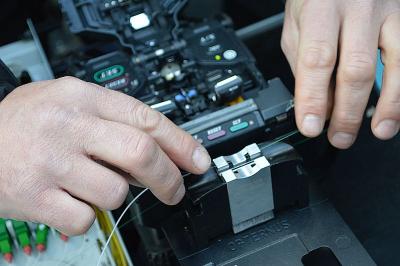 Foto des Albums: Bilder vom Schweißen der letzten Glasfaser mit der Telekom  - 11000 Haushalte können ab Januar 2016 Vectoring-Technik nutzen