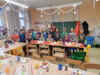 Foto des Albums: Weihnachtsfrühstück mit Besuch des Weihnachtsmannes Klasse 2b