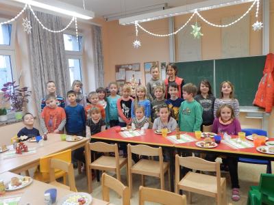 Foto des Albums: Weihnachtsfrühstück mit Besuch des Weihnachtsmannes Klasse 2b