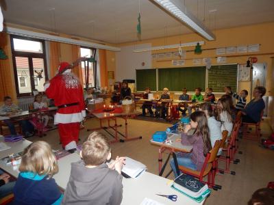 Foto des Albums: Besuch des Weihnachtsmannes Klasse 3