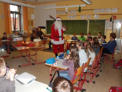 Foto des Albums: Besuch des Weihnachtsmannes Klasse 3