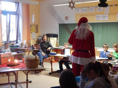 Foto des Albums: Besuch des Weihnachtsmannes Klasse 3
