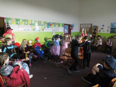 Foto des Albums: Fasching in unserer Schule