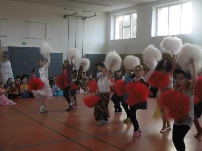 Foto des Albums: Fasching in unserer Schule