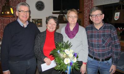 Auszeichnung f&uuml;r ihre Integrationsarbeit: Renate Koch mit Rolf Haas, U. Hoffmann und Monika Parschau 