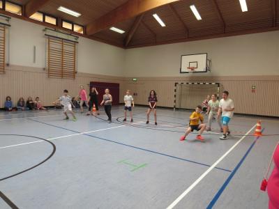 Foto des Albums: Zweifelderballturnier Klasse 3 bis 6