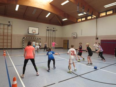 Foto des Albums: Zweifelderballturnier Klasse 3 bis 6