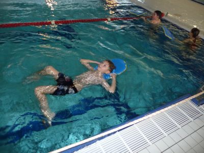 Foto des Albums: Hurra, hurra, endlich haben auch unsere diesjährigen Drittklässler das Schwimmen gelernt!!