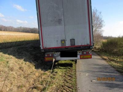 Foto des Albums: LKW auf dem Waltersdorfer Fahrradweg