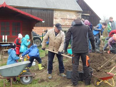 Foto des Albums: Schulgarteneinsatz