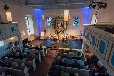 Foto des Albums: Bilder vom Jazz-Abend mit dem Trio "Qui d'accord" im Rahmen der 17. Falkenseer Musiktage in der Falkenhagener Kirche