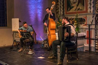 Foto des Albums: Bilder vom Jazz-Abend mit dem Trio "Qui d'accord" im Rahmen der 17. Falkenseer Musiktage in der Falkenhagener Kirche