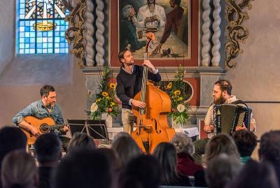Foto des Albums: Bilder vom Jazz-Abend mit dem Trio "Qui d'accord" im Rahmen der 17. Falkenseer Musiktage in der Falkenhagener Kirche