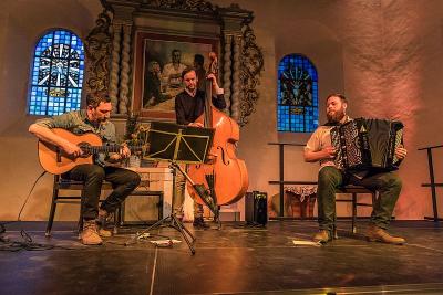 Foto des Albums: Bilder vom Jazz-Abend mit dem Trio "Qui d'accord" im Rahmen der 17. Falkenseer Musiktage in der Falkenhagener Kirche