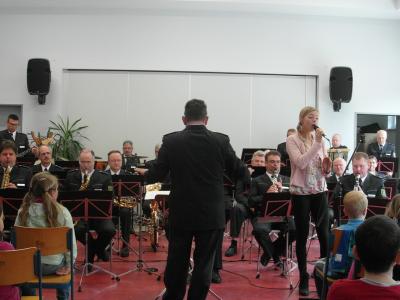 Foto des Albums: Landespolizeiorchester zu Gast in der Grundschule (20.04.2016)