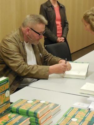Lesung mit Radio-Legende Matthias Holtmann 