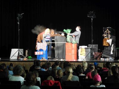 Das Wodo-Kindertheater brachte die Olchis mit 