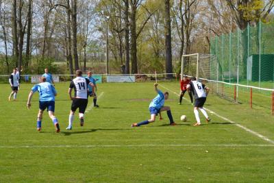 Foto des Albums: Häsener SV II vs SV Badingen