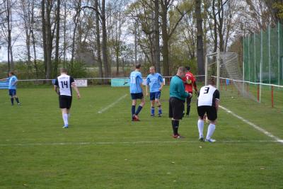 Foto des Albums: Häsener SV II vs SV Badingen