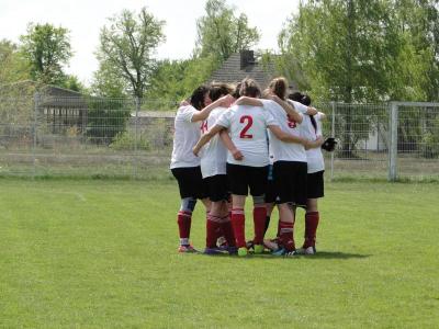 Foto des Albums: FC Falkenthaler Füchse - Häsener SV