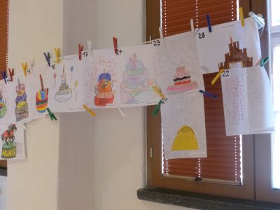 Foto des Albums: Ausstellung der Kinderbilder zum 1. Museumsgeburtstag im April
