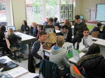 Foto des Albums: Projektmesse der 9. Klassen für die 8. Klassen