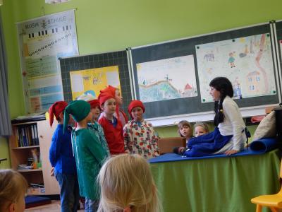 Foto des Albums: Märchenaufführungen der Klasse 2b