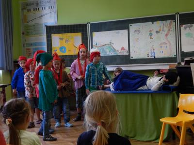 Foto des Albums: Märchenaufführungen der Klasse 2b