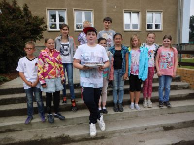 Bild: Siegertorte für die Siegergruppe der Klassen 4 - 6