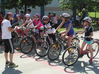 Foto des Albums: Sportfest und Kleine Friedensfahrt (23.06.2016)