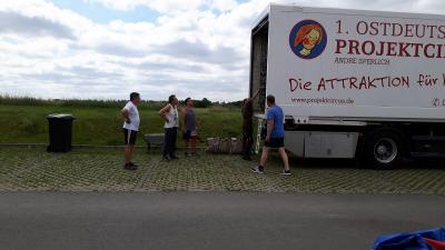 Foto des Albums: Zirkusaufbau