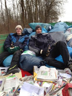 Foto des Albums: Altpapiersammeln 2015