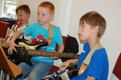 Foto des Albums: IKARUS-Kinder bereiten kleines Konzert vor