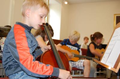 Foto des Albums: IKARUS-Kinder bereiten kleines Konzert vor